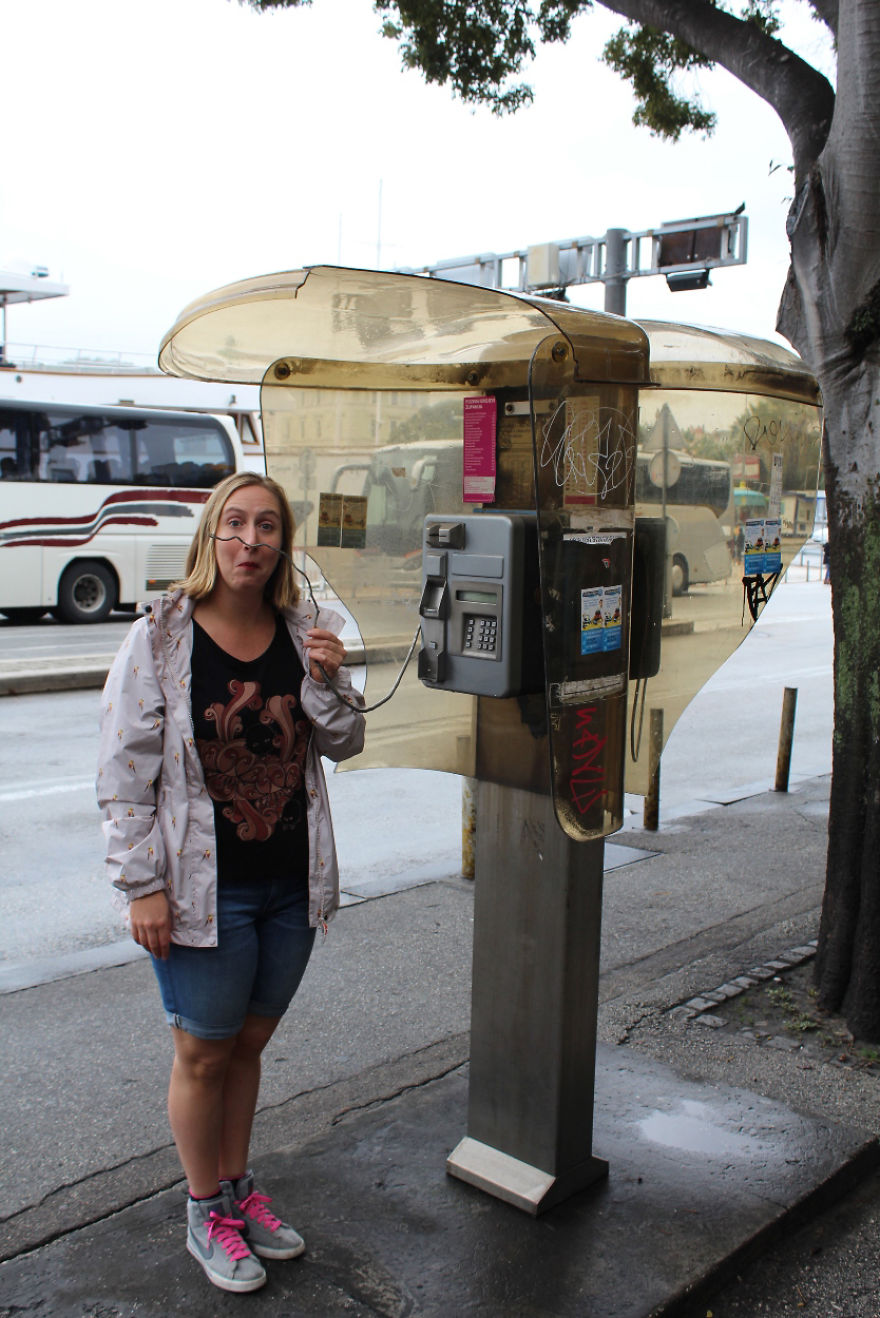I Travel Around The World And Photograph Payphones Before They Are Gone