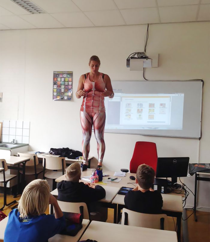 This Biology Teacher Has Her Own Way Of Teaching About The Human Body At School