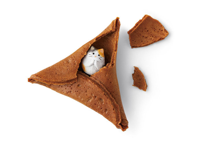 Japan Created A Purrfect Alternative To Fortune Cookies - Fortune Cat Rice Crackers