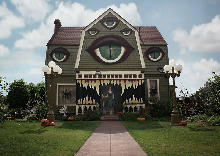 Artist Turns Parents’ Home Into Haunted House Straight Out Of A Tim Burton Film