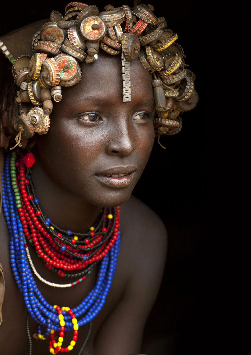 recycled-headwear-trash-jewelry-omo-valley-tribes-ethiopia-eric-lafforgue-19