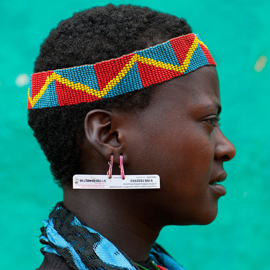 recycled-headwear-trash-jewelry-omo-valley-tribes-ethiopia-eric-lafforgue-20