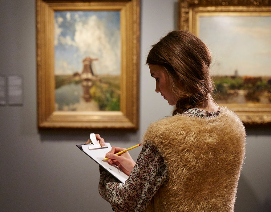 Museum 'Bans' Cameras, Asks People To Sketch Artwork To Truly Appreciate It