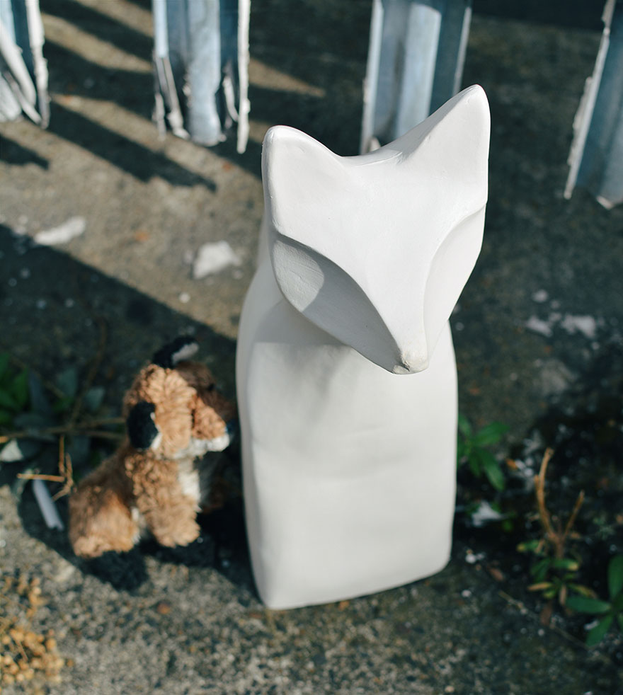I Hide Ceramic Animals Around London And Helsinki For People To Find And Take Home