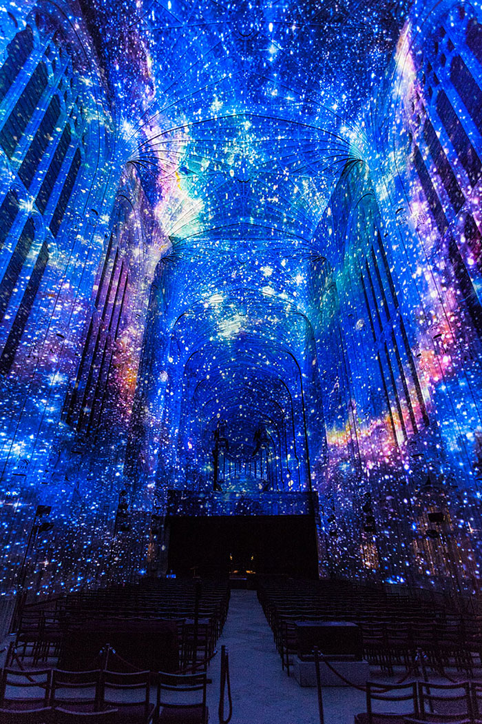 16th-Century Gothic Chapel Turned Into Starry Night Sky