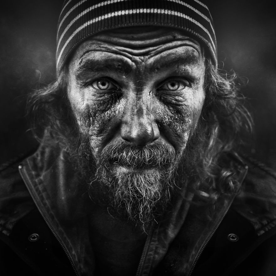 I Photograph The Homeless By Becoming One Of Them