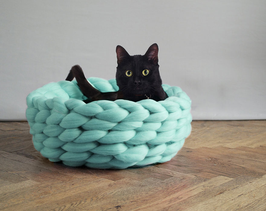 giant-chunky-knit-pet-beds-anna-mo-10
