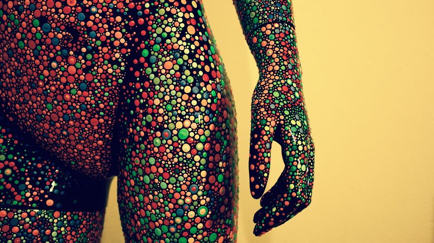I Lost My Social Life When I Painted Over 100,000 Dots On This Mannequin