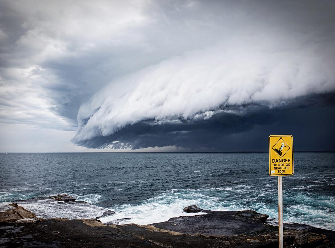 massive-cloud-tsunami-sydney-australia-1