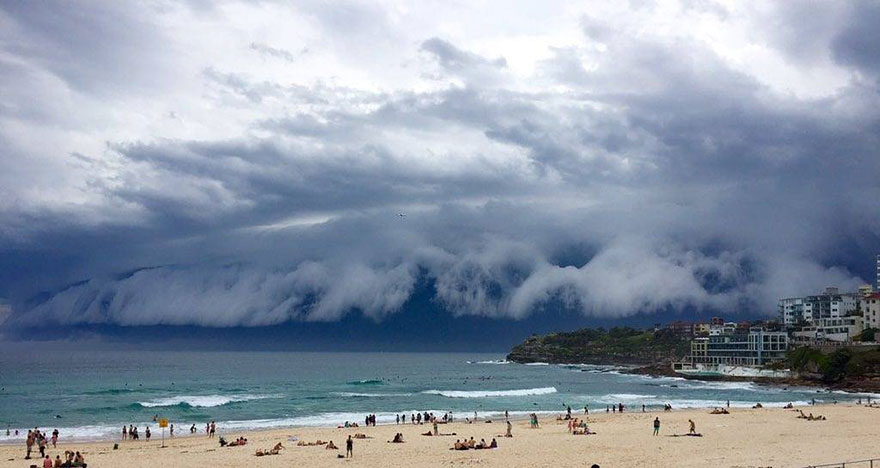 massive-cloud-tsunami-sydney-australia-28