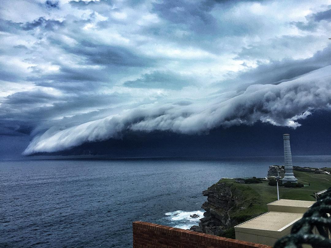 massive-cloud-tsunami-sydney-australia-7