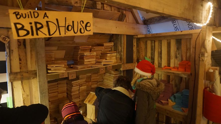 I Made A Recycled Workshop House, Where People Make Their Own Christmas Gifts, And It's Free!