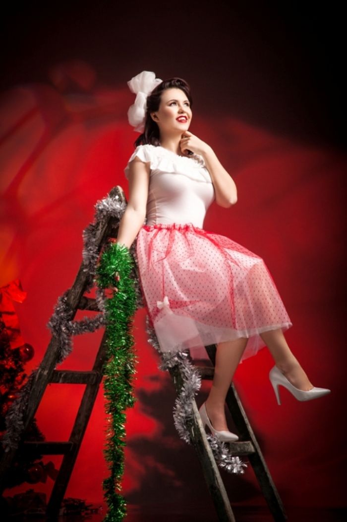 An Exhilarating Pin Up Photo Shoot For This Christmas