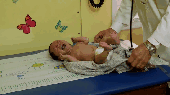Pediatrician of 30 Years Reveals How To Calm A Crying Baby In Seconds