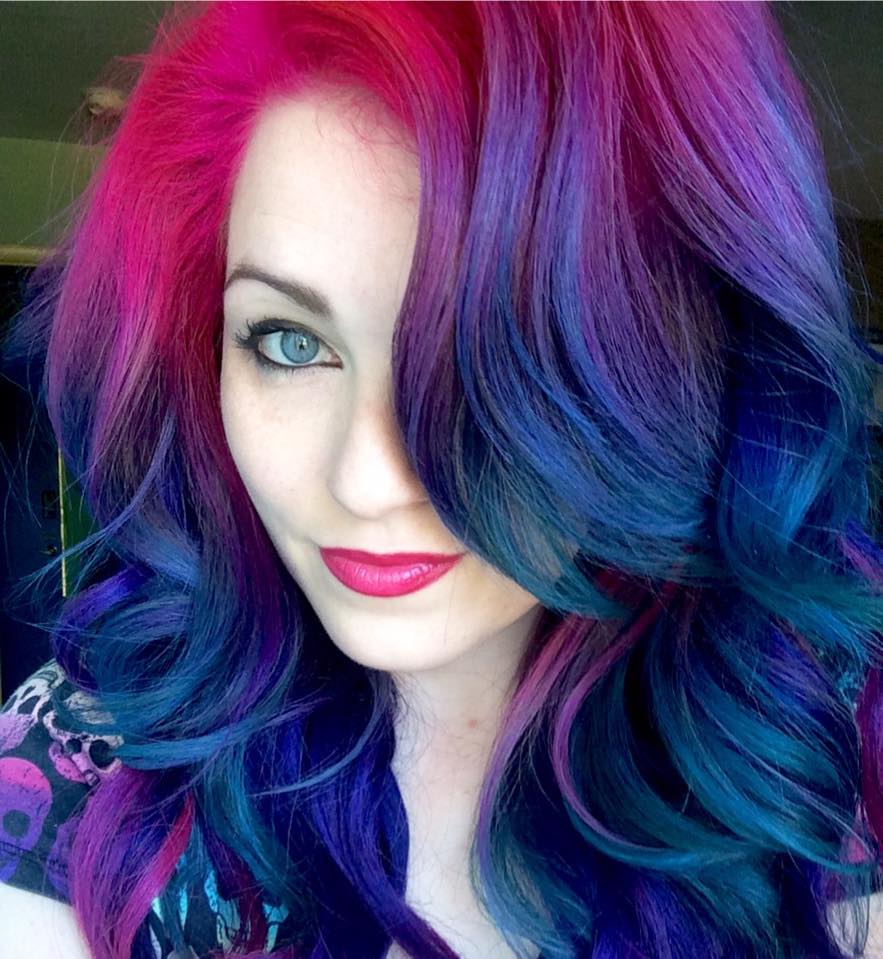 Hairstylist Reveals The Truth Behind Other People's Selfies