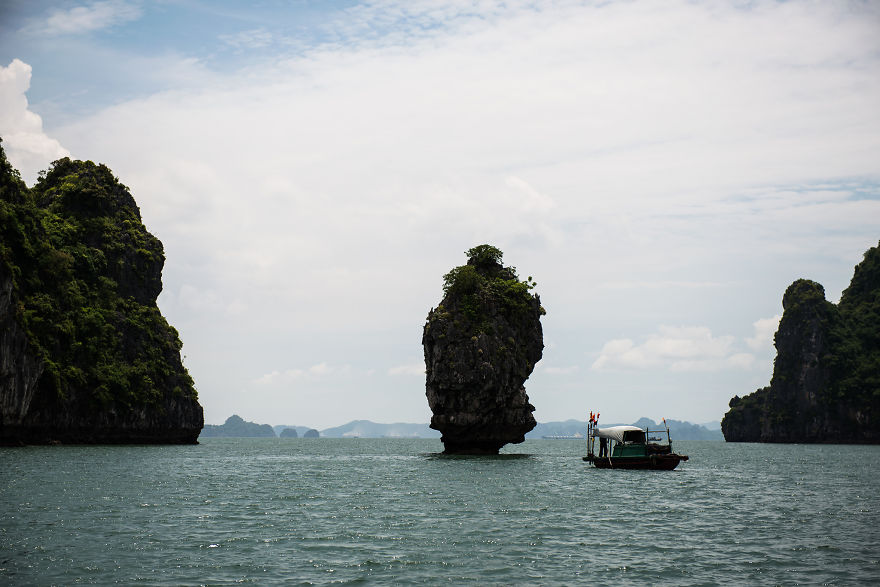 I Capture Spectacular Scenery Contrasts In Halong Bay