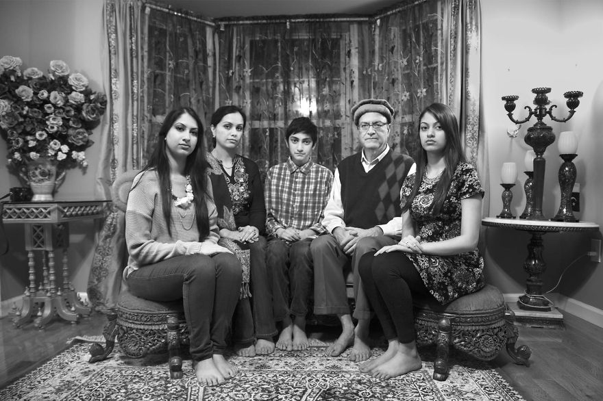 I Photograph Pakistani Families That Experienced Painful Separation I Photograph Pakistani Families That Experienced Painful Separation