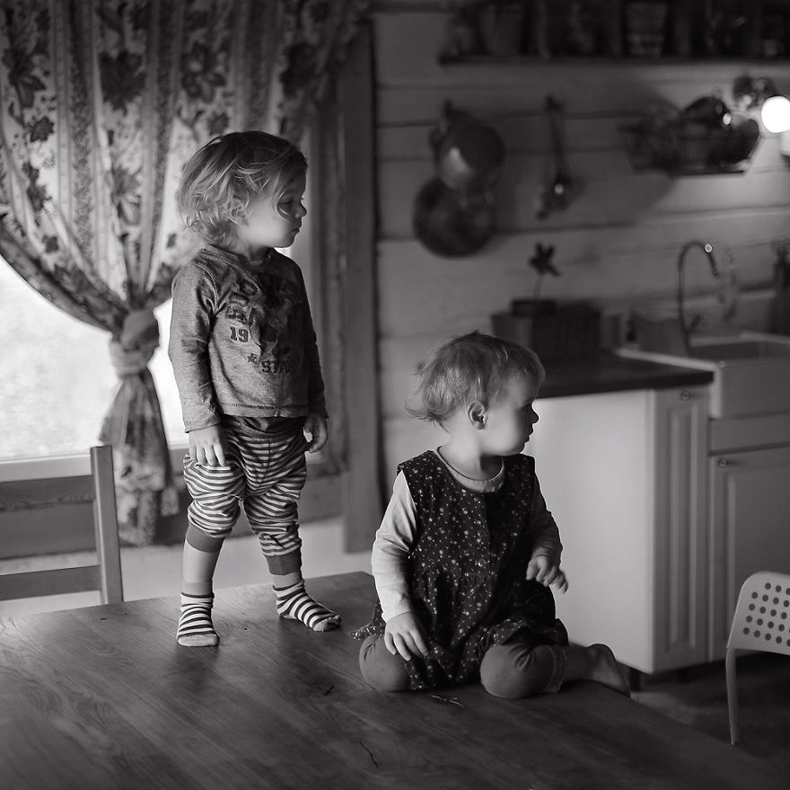 I Photographed A Family Who Left The City For A Life In A Lithuanian Village