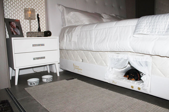 This Bed Has A Tiny Compartment For Your Pet So That You Can Sleep Together