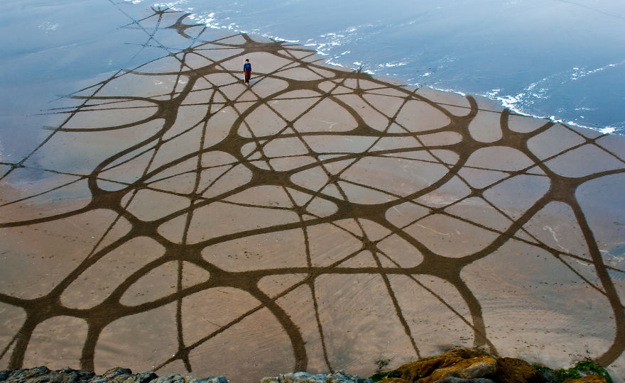 Man Quits His Job After Visiting Burning Man, Spends 10+ Years Drawing In The Sand