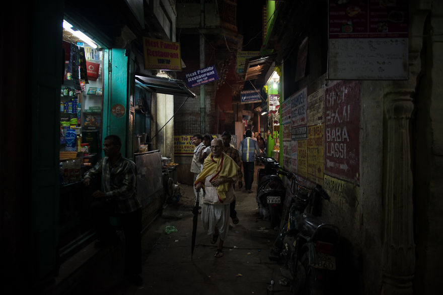 Everyday Life In The City Of Varanasi That I Captured During My Travels