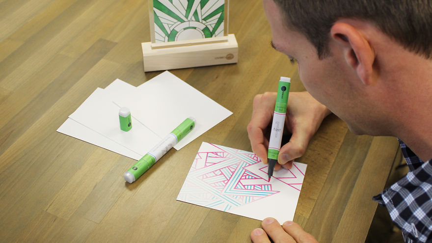 We Used Living Algae Cells To Create This Pen That Makes Your Stories Grow Over Time