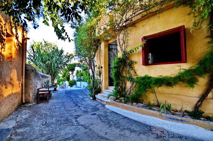 Anafiotika, Living Under The Acropolis