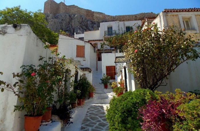 Anafiotika, Living Under The Acropolis
