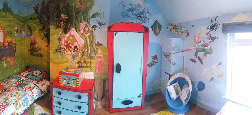I Made A Fairytale-Themed Room For My Daughter To Encourage Her To Read