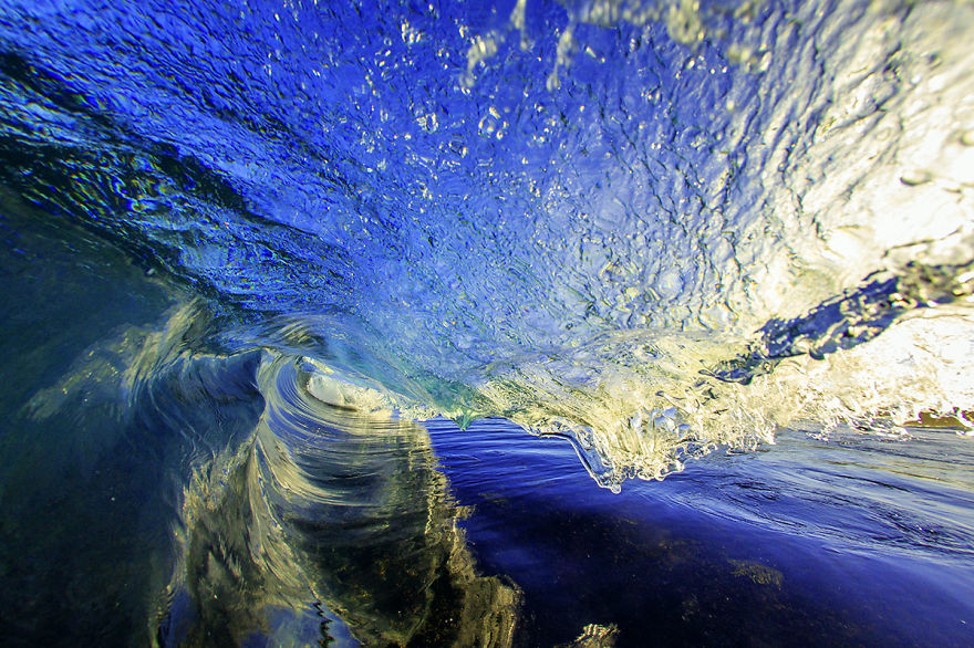 Experience The Natural Beauty And Power Of The Ocean Through These Impressive Images