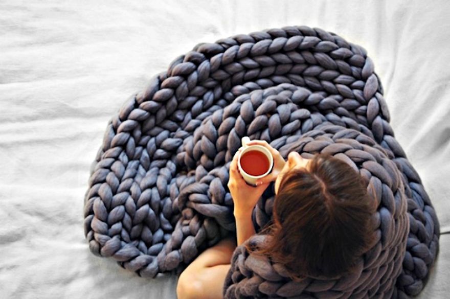 Gigantic Chunky Knit Blankets Ease Winter's Chill Gigantic Chunky Knit Blankets Ease Winter's Chill