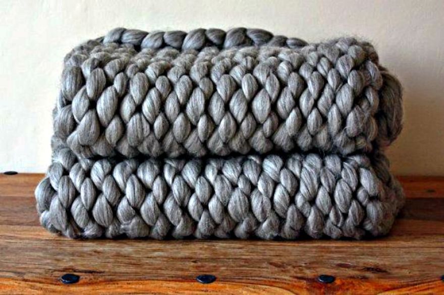 Gigantic Chunky Knit Blankets Ease Winter's Chill Gigantic Chunky Knit Blankets Ease Winter's Chill