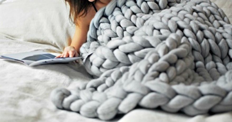 Gigantic Chunky Knit Blankets Ease Winter's Chill Gigantic Chunky Knit Blankets Ease Winter's Chill