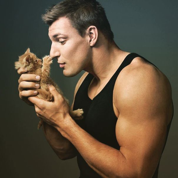 Hot Dudes With Kittens
