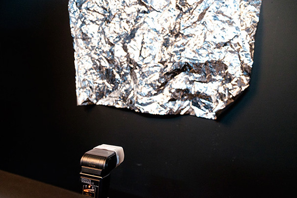 El Bokeh Wall: How To Make Gorgeous Backgrounds Using Aluminum Foil
