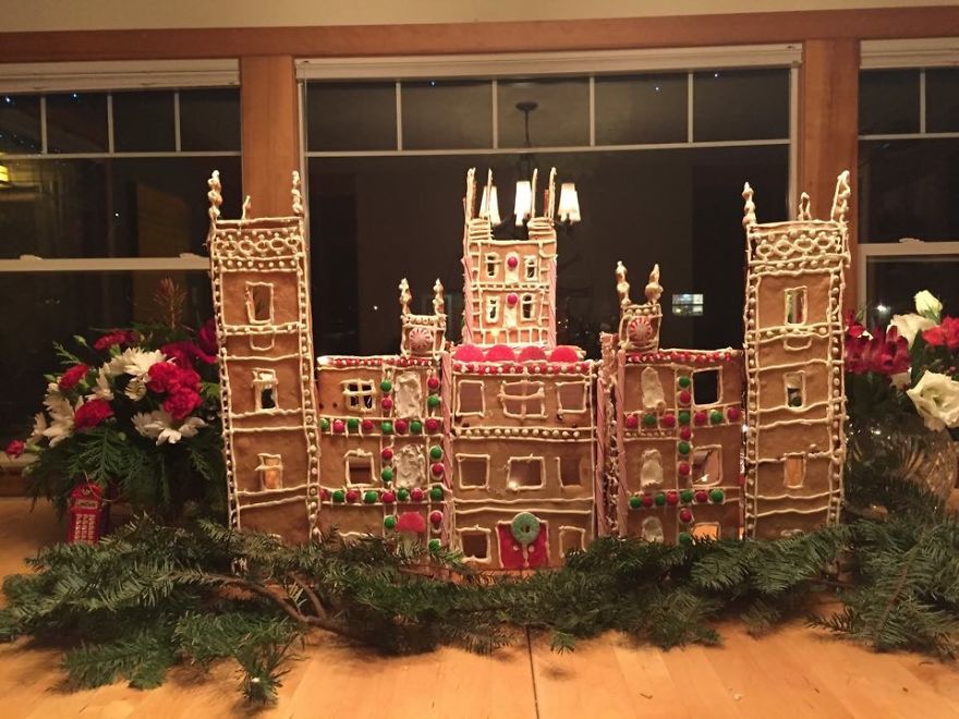 I Constructed Downton Abbey Out Of Gingerbread And Candy. It's All Edible.