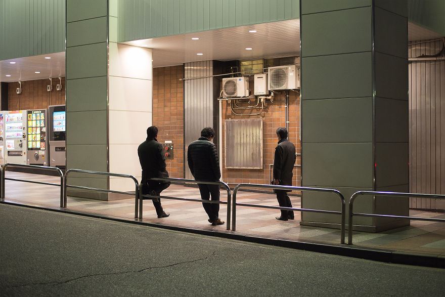 I Photograph People Working Night Shifts In Japan