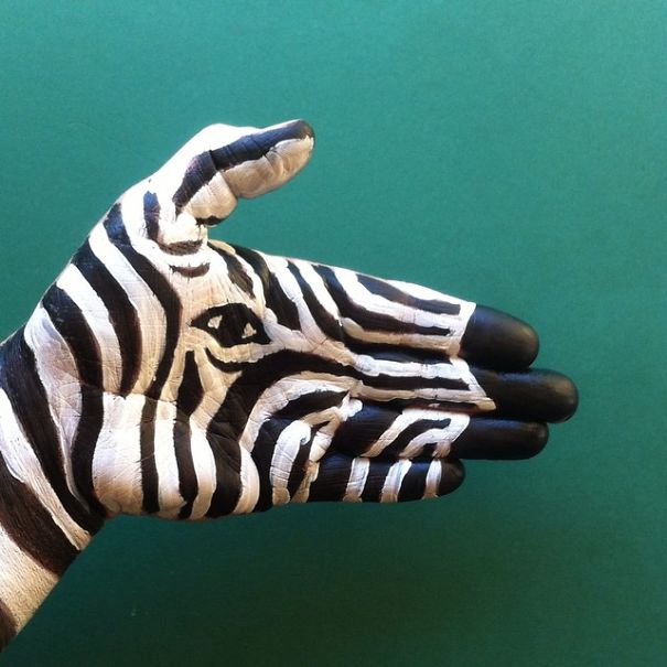I Use Body Paint To Turn My Hands Into Animals