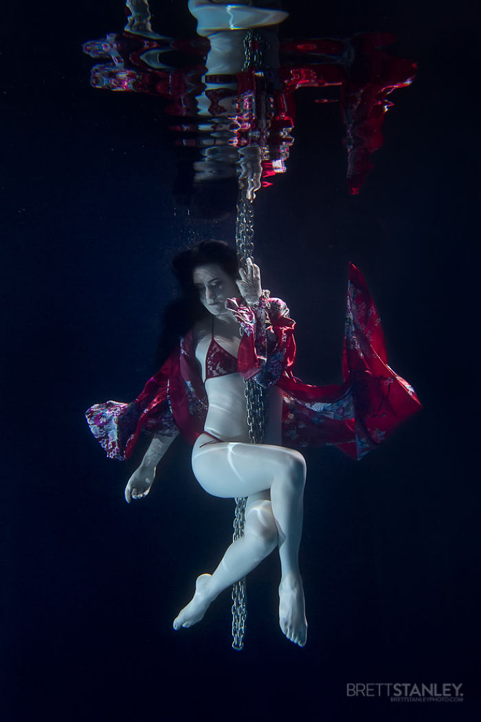 These Underwater Photos Of Circus Performers Will Blow Your Mind