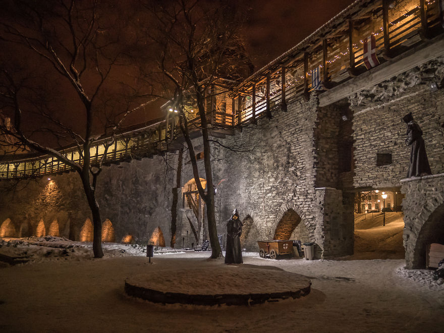Travelling Back In Time: 15 Pictures Of Medieval Tallinn
