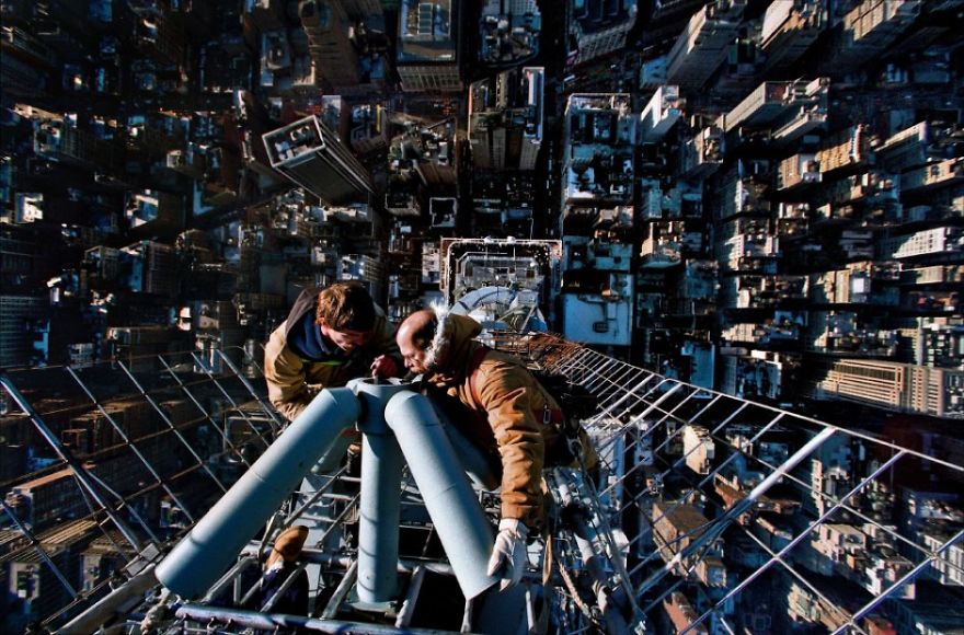 10 Dizzying Photos From The Top Of The World’s Tallest Skyscrapers