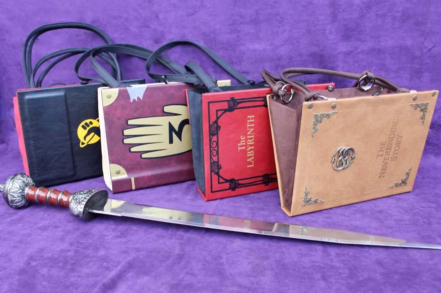 Finally! Handbags To Show Off Your Literary Styled Fandom