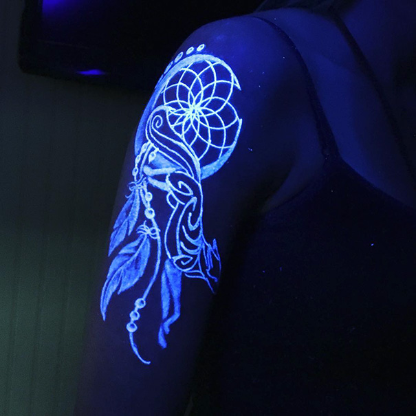 49 Awesome Glow In The Dark Tattoos Visible Under Black Light