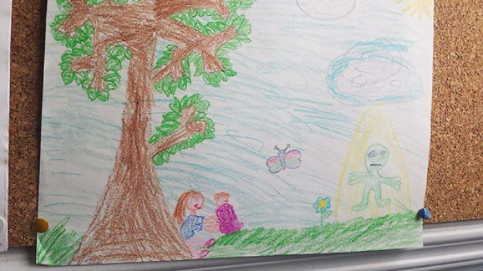 I Found An Old Drawing My Sister Drew When She Was Little... Of Her Sacrificing Me To The Alien Gods