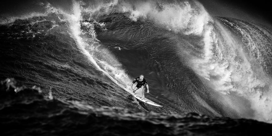 I've Spent A Month In Hawaii Photographing Stunning Waves And Surfers