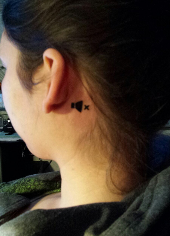 A Girl Who Is Deaf In One Ear Gets A Tattoo To Inform Strangers