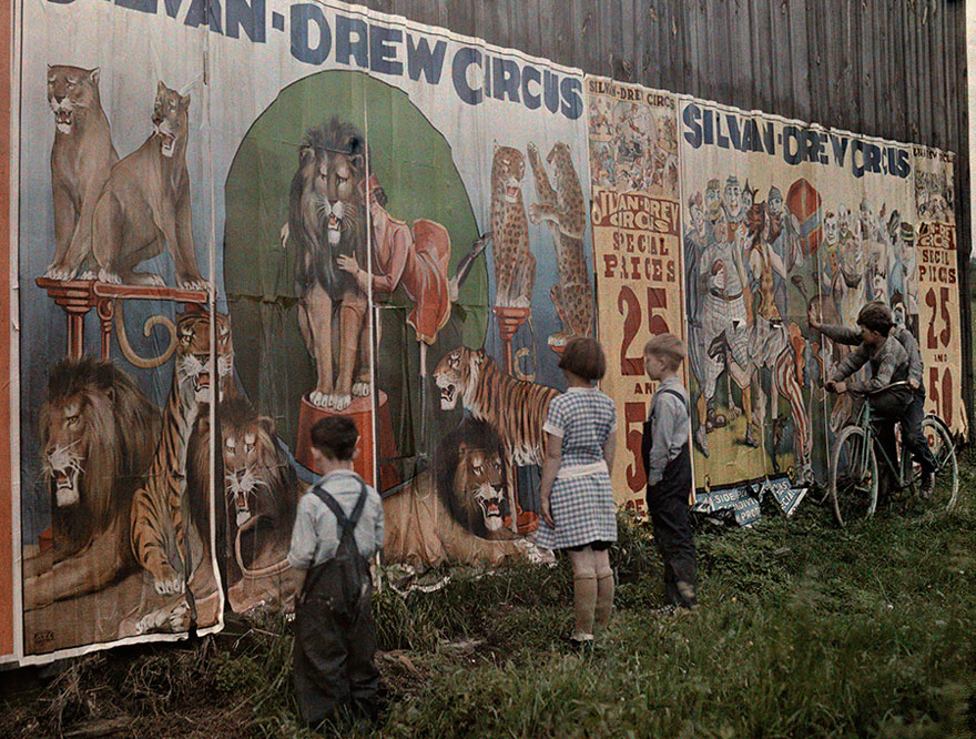 Children Read A Sylvan Drew Circus Billboard, 1931