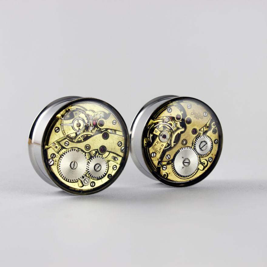 I Made Ear Plugs From Old Watches And Bring Back Them To Life As A Steampunk Jewelry