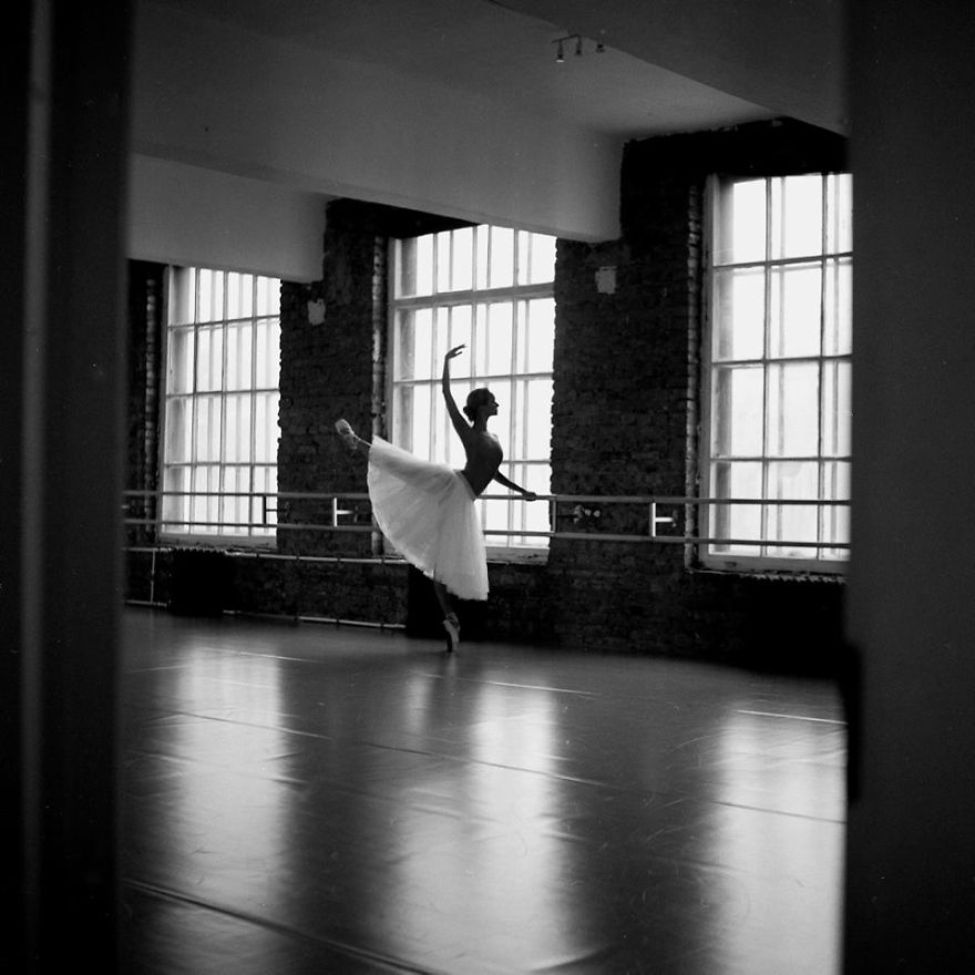 Russian Ballet Photographer Darian Volkova Shares Behind The Stage Life Of Dancers