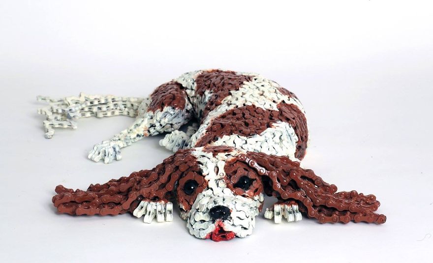 Unchained: I Create Dog Sculptures From Recycled Bicycle Chains